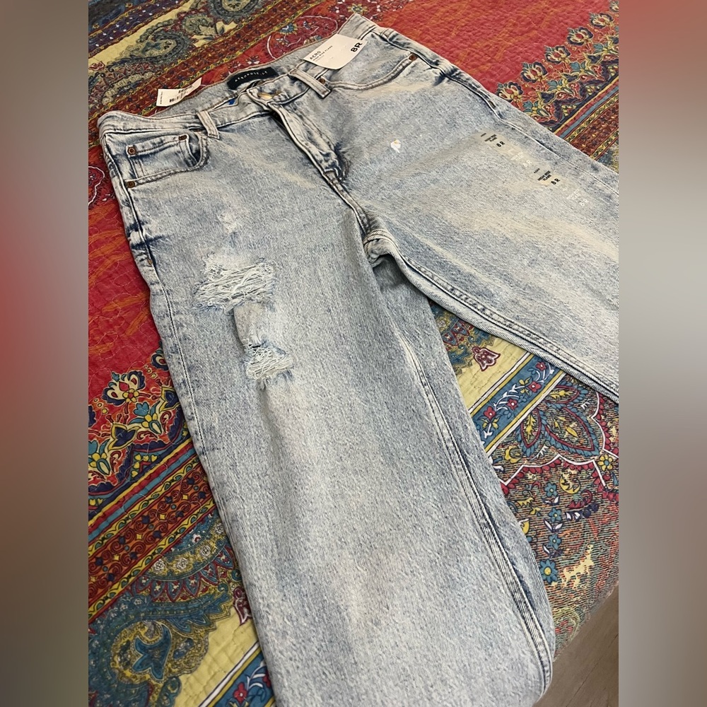 High Rise Flare Jeans - Picture 4 of 8